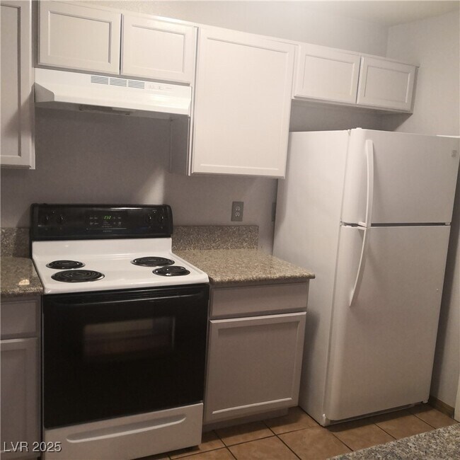 Building Photo - 6750 Del Rey Ave