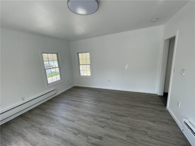 Building Photo - 19 Broadhead St