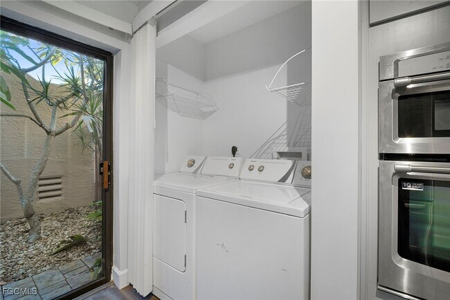 Building Photo - 15456 Admiralty Cir