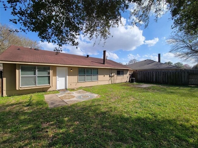 Building Photo - 20431 Jasperwood Ln
