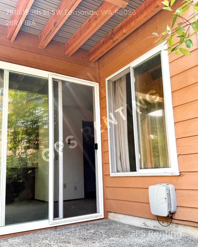 Building Photo - Spacious 2 bedroom with Garage Parking!