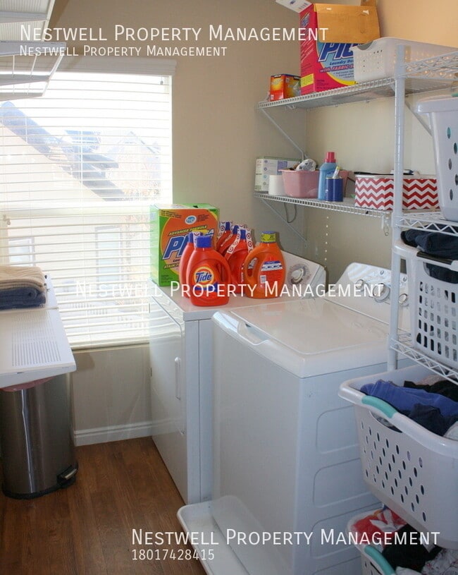 Building Photo - Amazing 5-bed Home in Daybreak