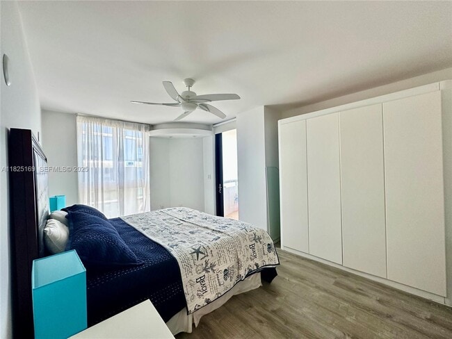 Building Photo - 15645 Collins Ave