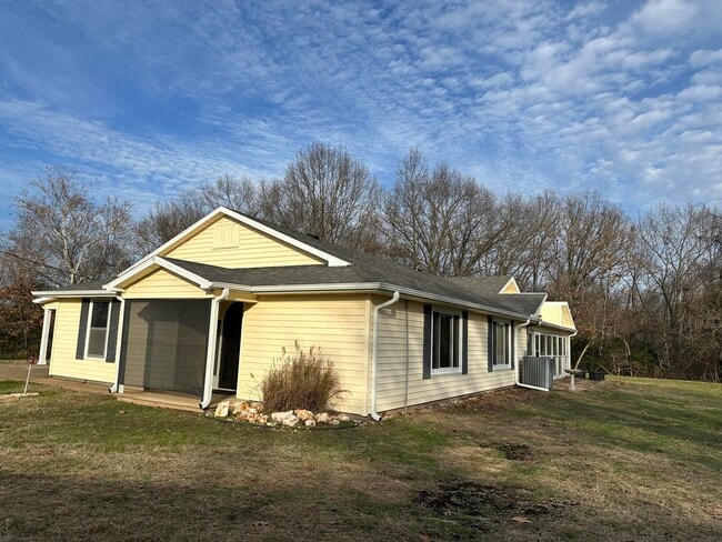 Building Photo - 260 John The Diver Trail