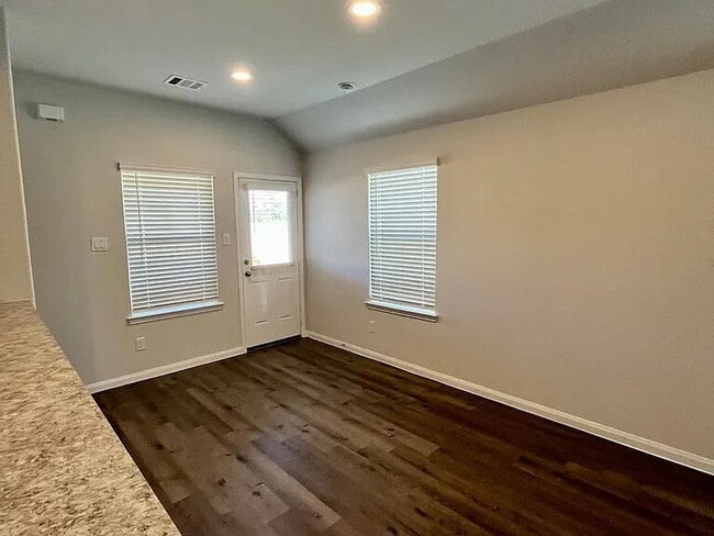 Building Photo - 973 Rice Dr