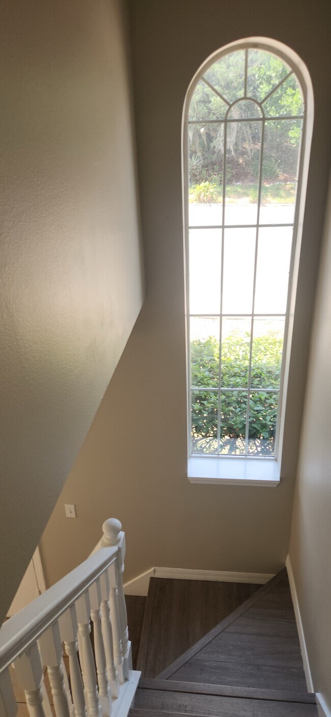 Building Photo - 963 E Main St