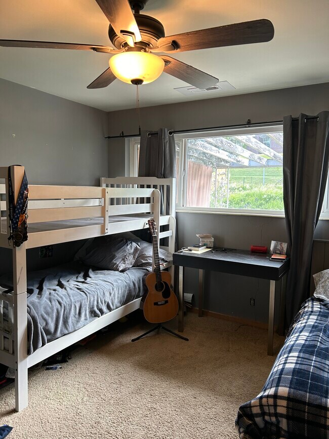 Building Photo - 892 N 1260 E