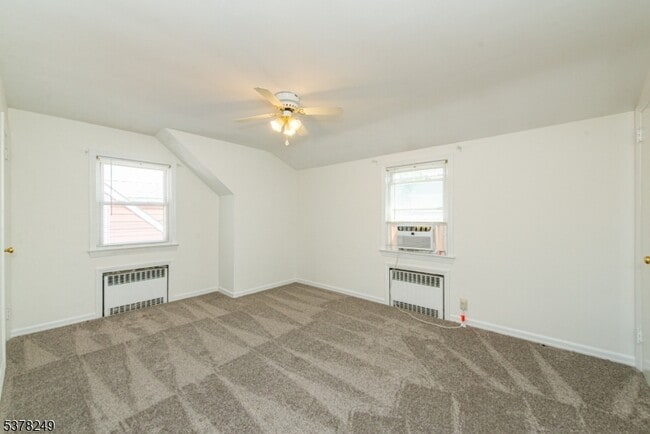 Building Photo - 44 Gless Ave