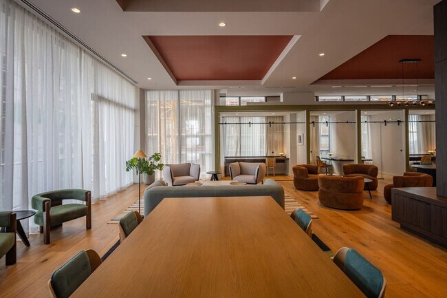 Building Photo - 11 NE 6th St