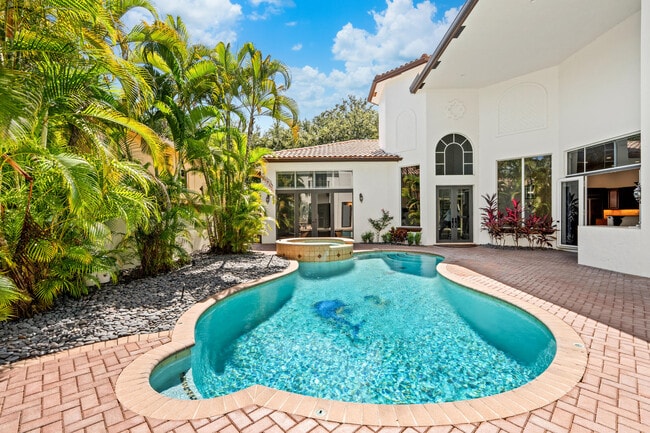 Building Photo - 17550 Circle Pond Ct