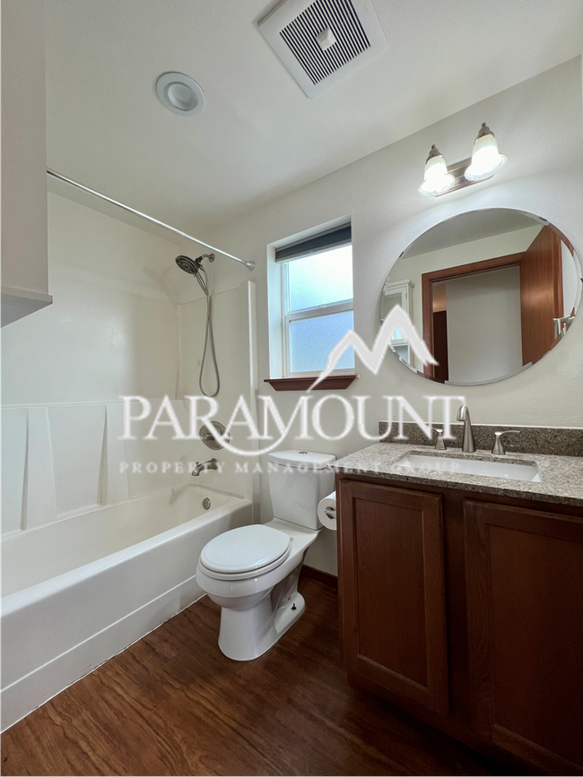 Building Photo - 3 Bedroom Home in Port Orchard with A/C and Low Maintenance Yard!