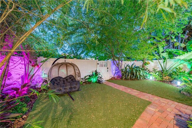 Building Photo - 417 NE 15th Ave