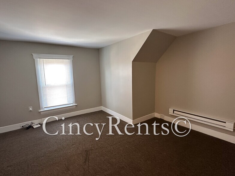 Building Photo - 2217 Feldman Ave