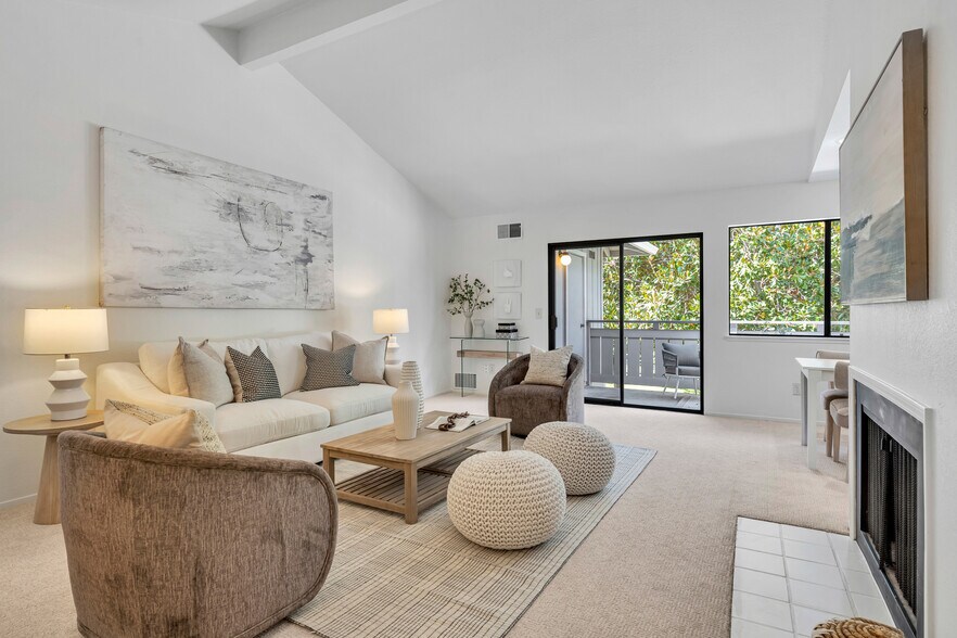 Building Photo - 39751 Bissy Cmn