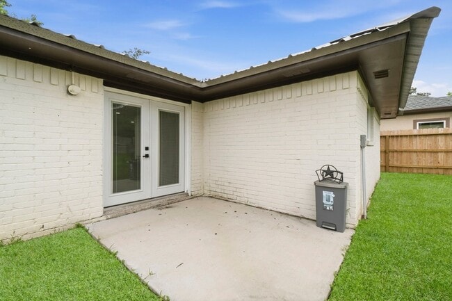 Building Photo - 14850 Coaltown Rd