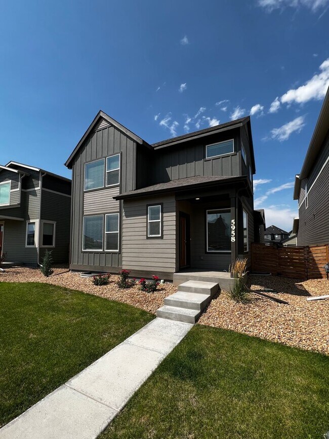 Building Photo - Beautiful 3 Bed 2.5 Bath House in Timnath!
