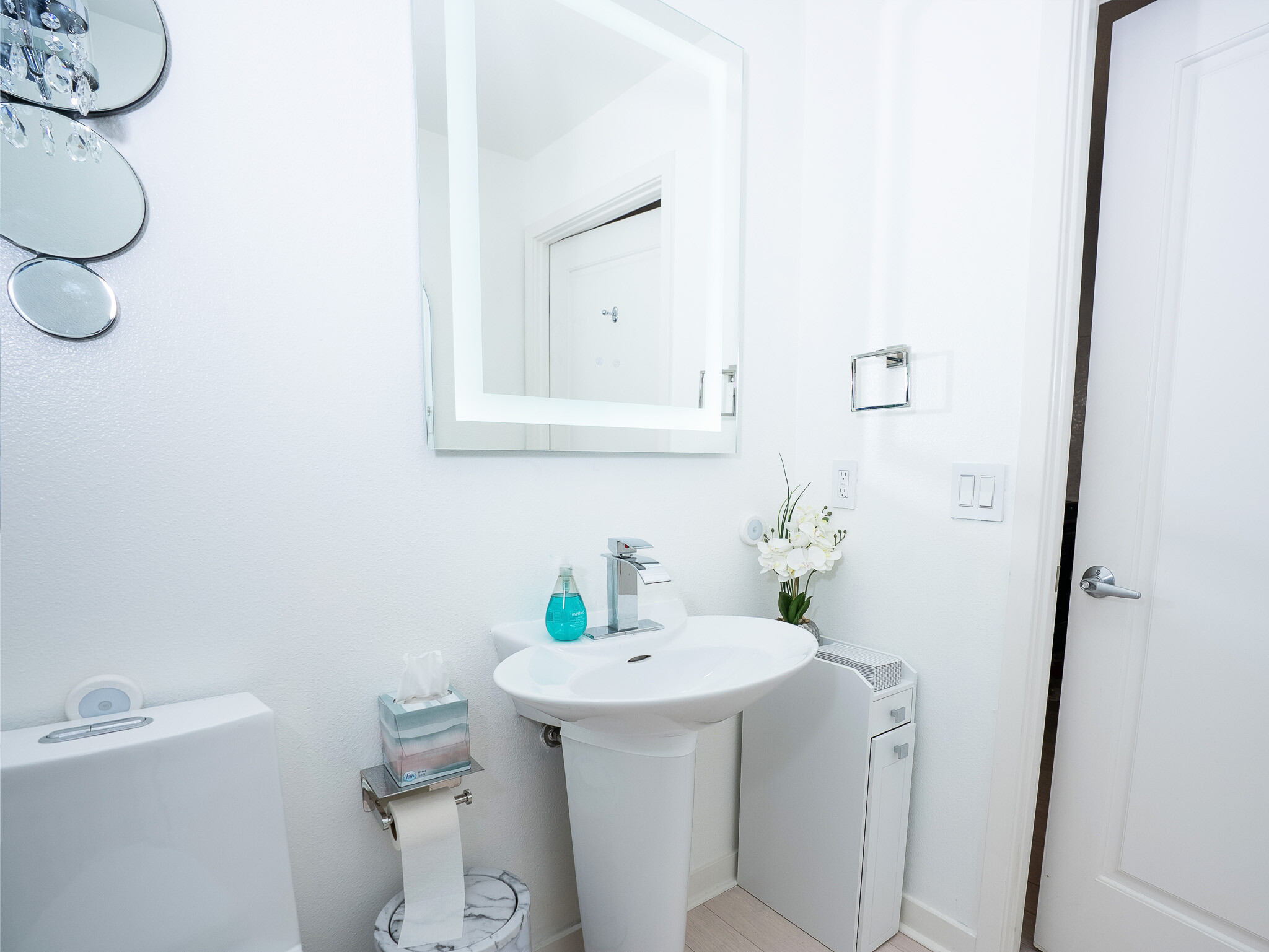 Building Photo - 88 King St