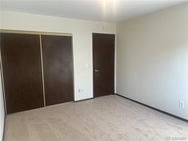 Building Photo - 2750 S Heather Gardens Way