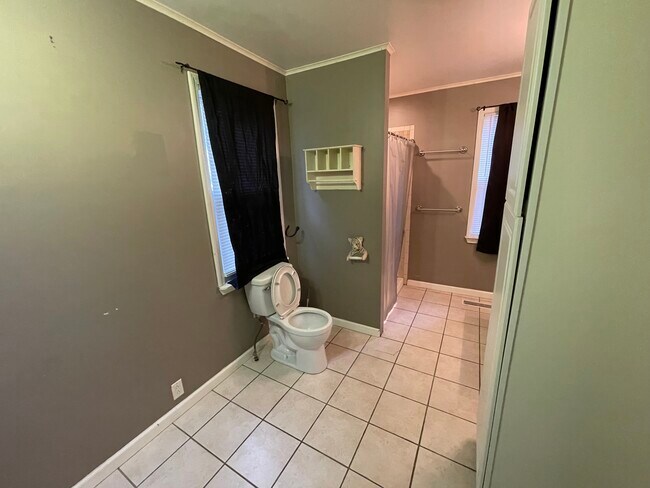 Building Photo - 130 N 7th St