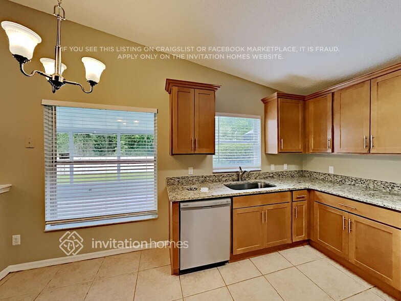 Building Photo - 621 Silver Birch Pl