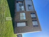 Building Photo - 2641 Sandbury Blvd