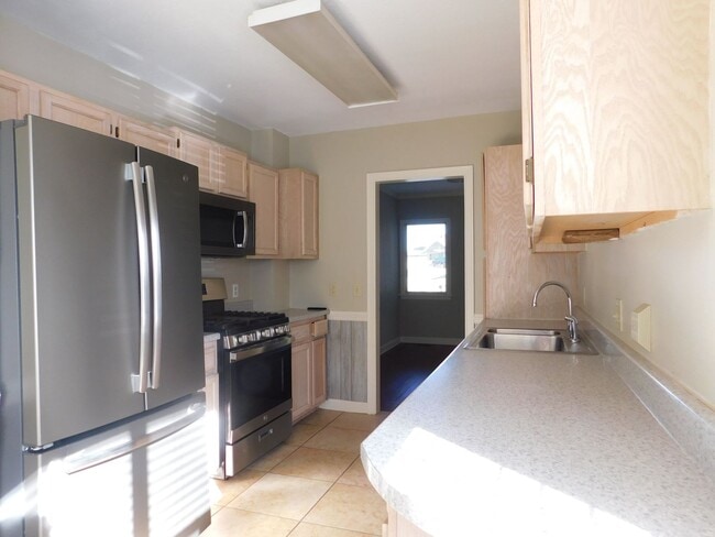 Building Photo - 2 Bedroom Duplex in Central Fort Smith