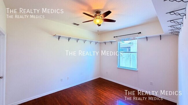 Building Photo - 4067 Knott Dr