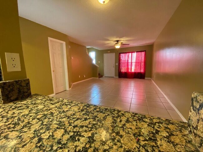 Building Photo - 1605 Shady Ridge Ct