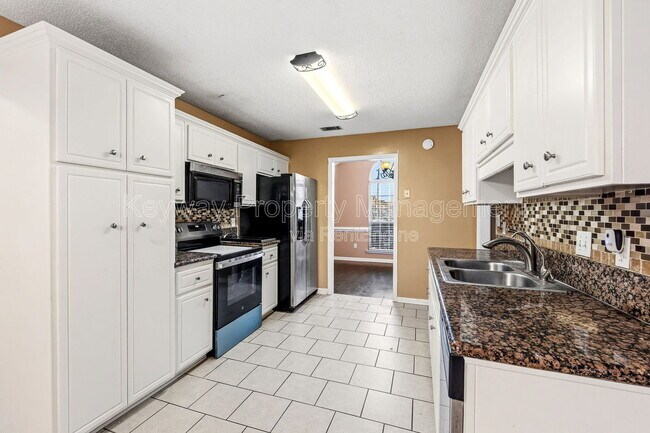 Building Photo - 3013 Heron Ct