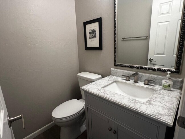 Building Photo - 9405 E Quarry Trail