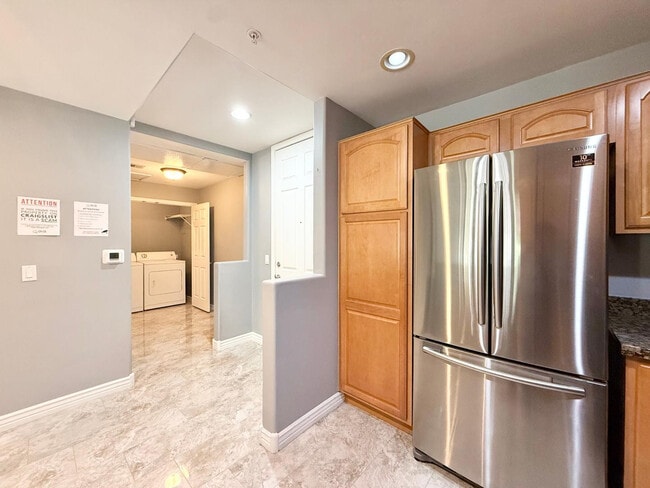 Building Photo - 5450 E Deer Valley Dr