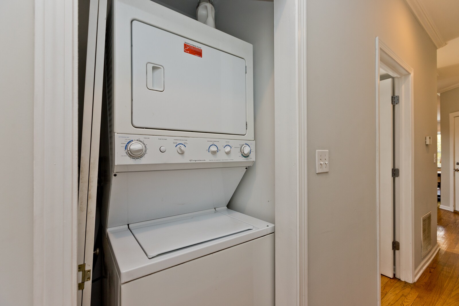 Building Photo - 2715 N Sawyer Ave