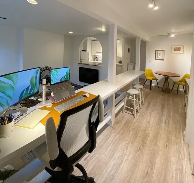 Building Photo - 404 New Jersey Ave SE