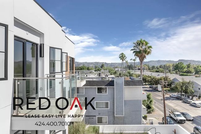 Building Photo - 12444 Chandler Blvd