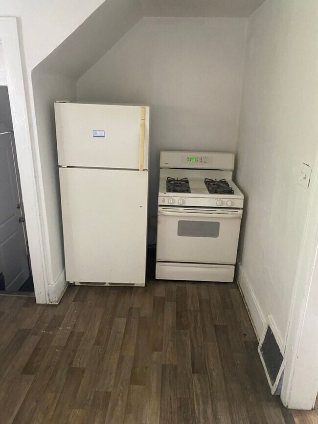 Building Photo - Spacious 3-Bedroom Home for Lease in Akron