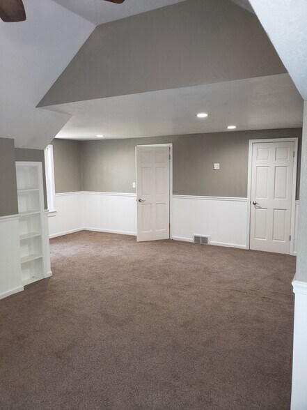 Building Photo - 3352 Van Fleet Pkwy
