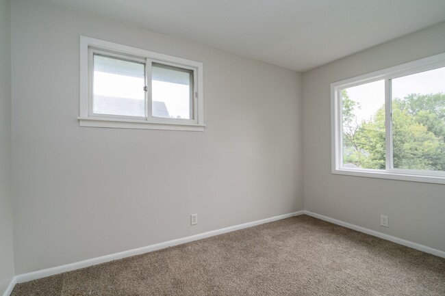 Building Photo - Recently Updated Single Family Home Available