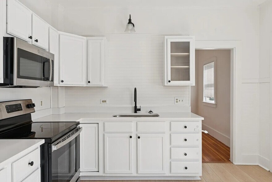 Building Photo - 22 York St