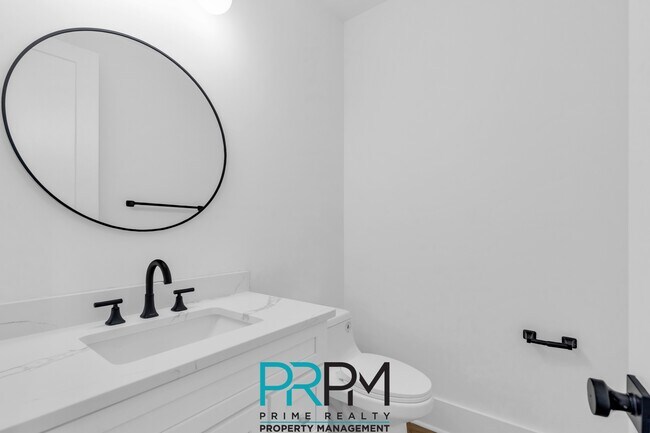 Building Photo - 938 Benchmark Dr