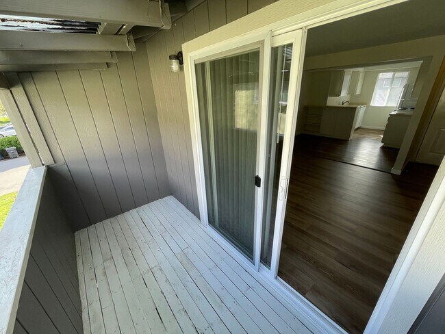 Building Photo - 2 Bedrooms, 2 FULL baths one block from WOU!