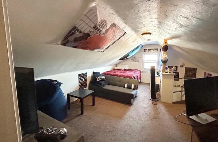 Images are representative samples of the advertised unit. Actual units shown during tours may differ - 151 Calumet St