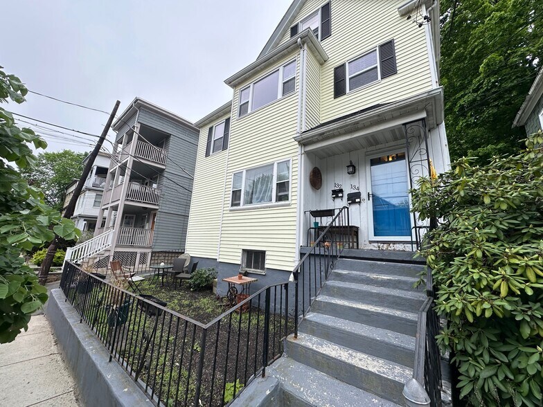 Building Photo - 132 Albion St