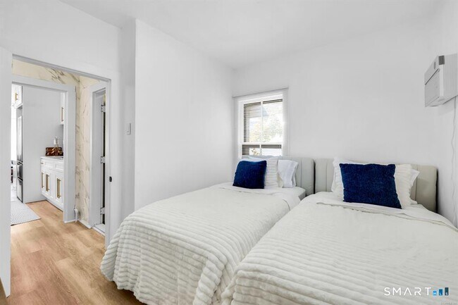 Building Photo - 500 Plank Rd