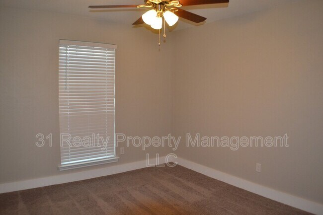 Building Photo - 2311 Eastgate Dr