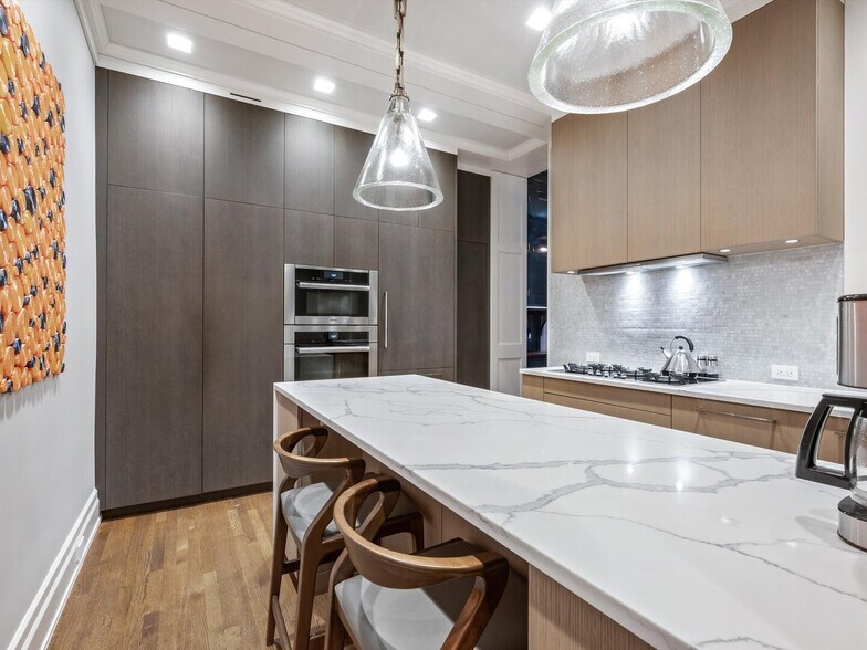 Building Photo - 1210 N Astor St