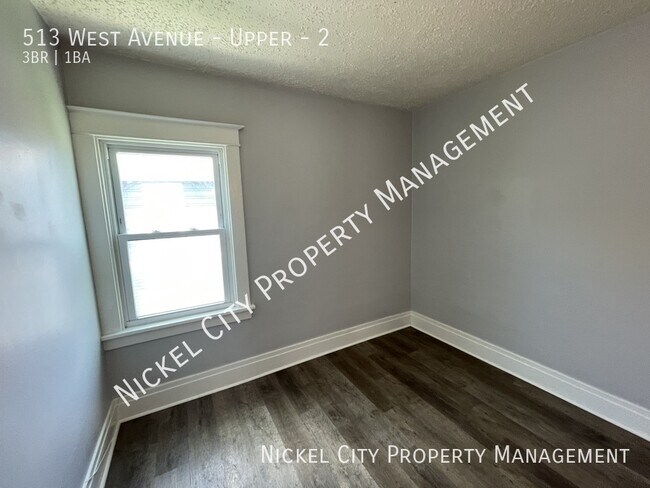 Building Photo - 513 West Ave