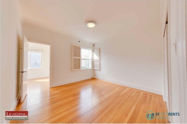 Building Photo - Marina: Immaculate Flat w/ 2 Bedrooms + Su...