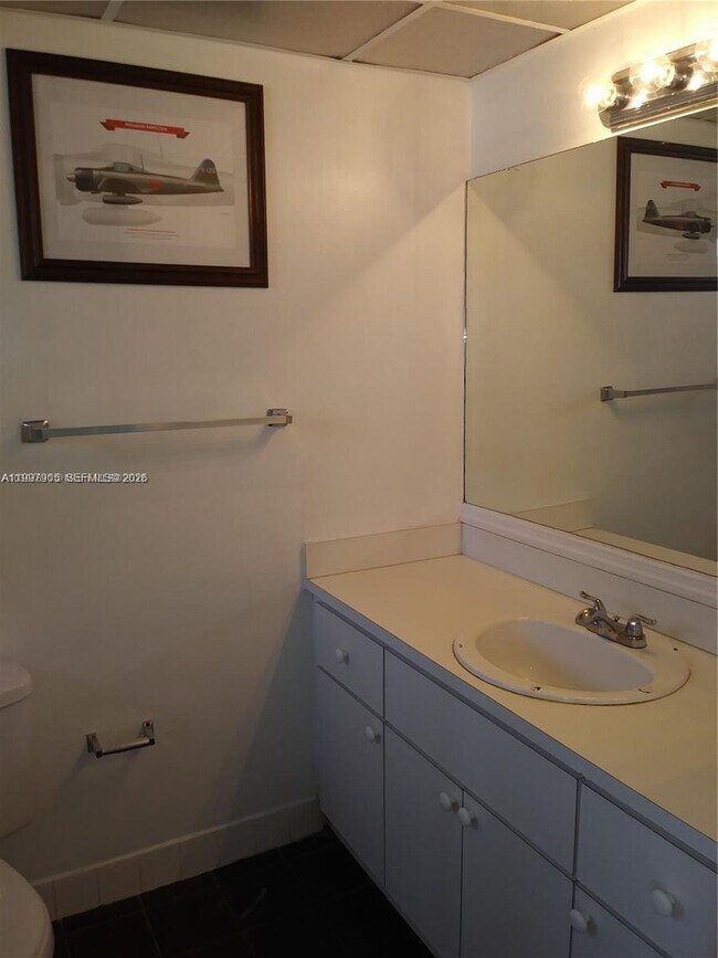 Building Photo - 12120 NE 6th Ave