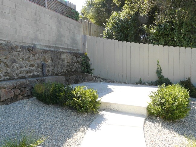 Building Photo - Updated 2 Bedrooms, 1 Bath Alta Heights Home Near Downtown Napa