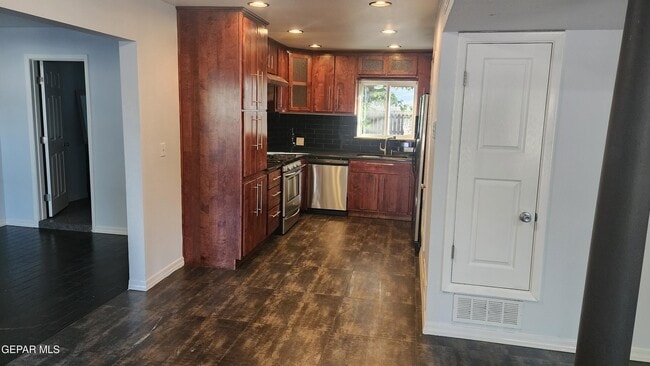 Building Photo - 1209 Antonio St